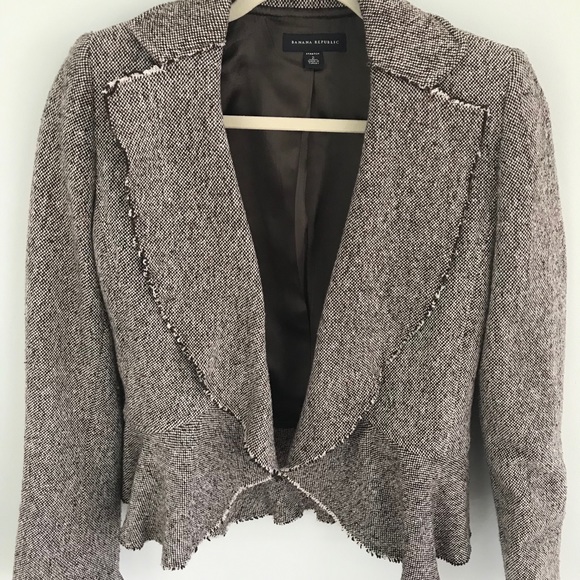 Banana Republic Jackets & Blazers - LAST CALL Banana Repub Cropped Fall Blazer Size 2
